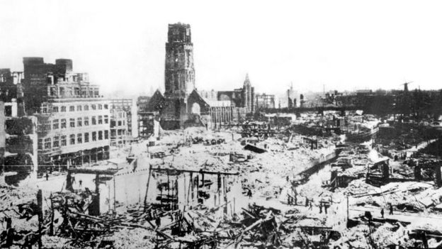 En 1940, Rotterdam fue reducida a cenizas por aviones bombarderos alemanes. (Foto: Keystone-France/Getty Images)