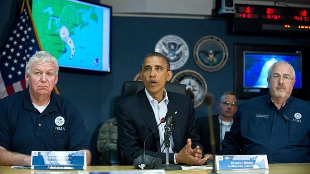 Barack Obama durante el huracán Sandy.
