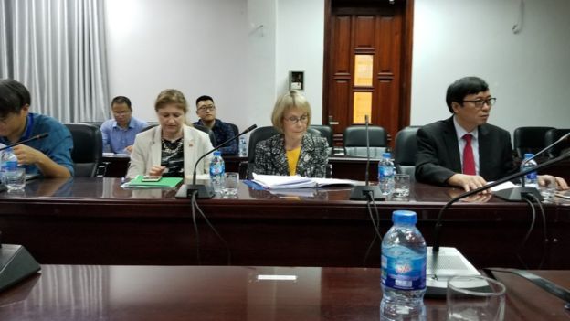 Phái viên Khoa học của Bộ Ngoại Giao Hoa Kỳ bà Margaret Leinen có mặt tại buổi khai mạc dự án Tình hình sử dụng đất, thay đổi và tác động ở Việt Nam, Lào và Campuchia, hôm 7/5