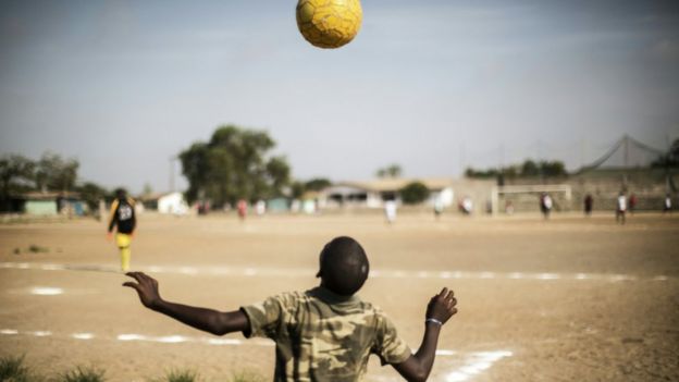 Lors de la rédaction de la constitution, une clause, limitant la citoyenneté aux seuls descendants d'Africains, a été introduite.