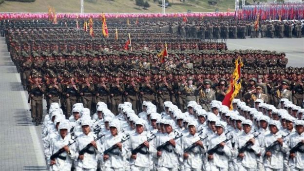 4月15日在平壤舉行的大規模閲兵儀式。