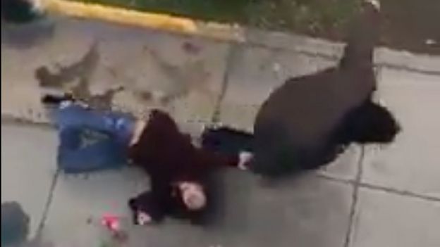 Escena del video de la agresión que sufrió Micaela de Osma.
