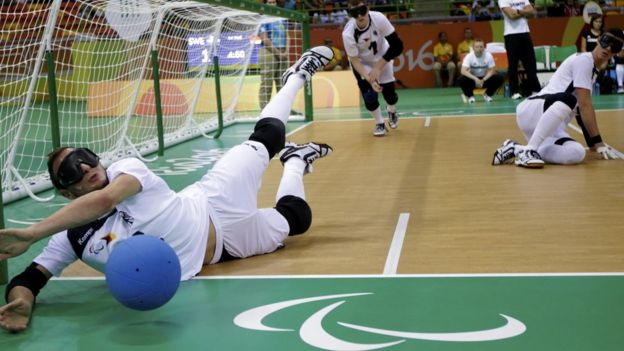 Competição de goalball na Rio 2016