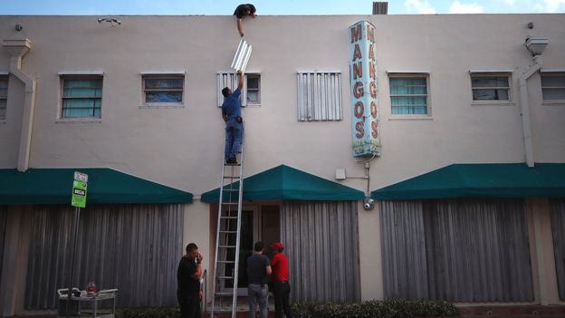 People prepare for the possible arrival of Hurricane Irma in Miami Beach, Florida, 7 September 2017