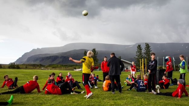 Treino de futebol na Islândia