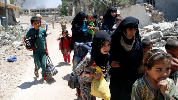 معاناة كبيرة للمدنيين داخل الموصل