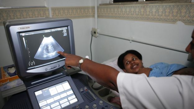 Exame por ultrassom durante gravidez