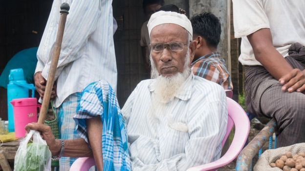 https://ichef-1.bbci.co.uk/news/624/cpsprodpb/9DC1/production/_97758304__97749786_muslimmanmarketmaungdaw-1040458.jpg