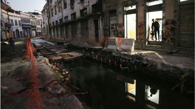 Obra para construção do VLT no centro do Rio de Janeiro