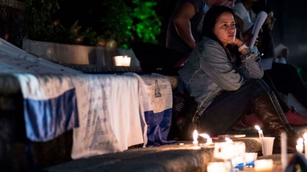 Vigilia en honor a los estudiantes muertos en Nicaragua