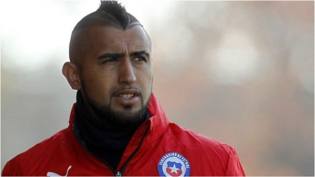 Inter Milan wameweka kipaumbele katika kumsajili kiungo wa Bayern Munich, Arturo Vidal, na wanajiandaa kutoa dau la euro milioni 50. (Gazzetta dello Sport)