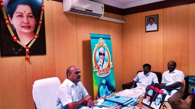 அமைச்சர்களின் அறைகளில் எடப்பாடி பழனிசாமியின் புகைப்படம்