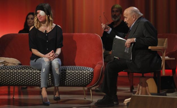 Gessica Notaro, appearing with Maurizio Costanzo (right, April 2017)