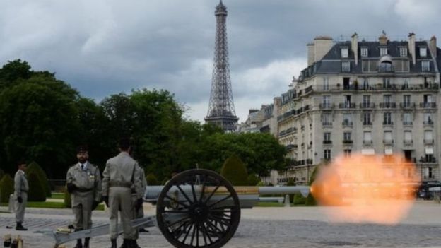 Twenty-one cannon blasts were heard across Paris as a formal salute for the new leader
