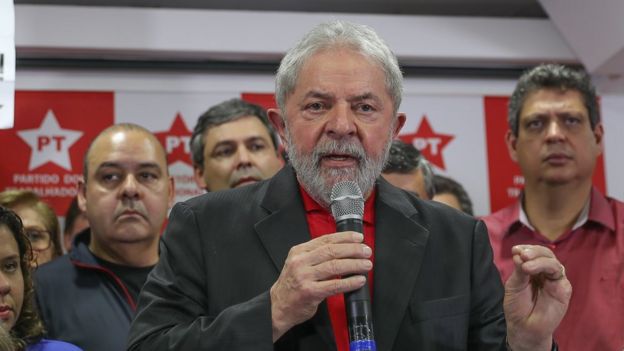 O ex-presidente Lula dá entrevista coletiva em São Paulo