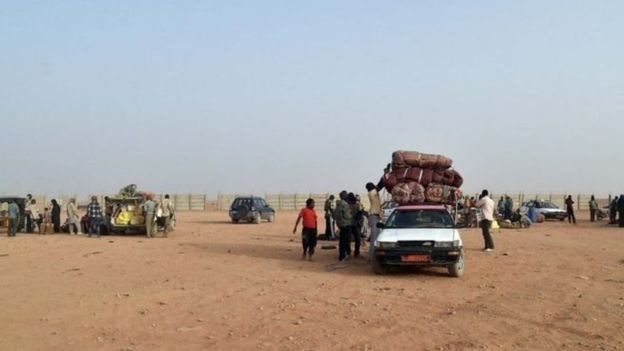 பாலைவனத்தில் கார்