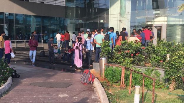 அண்ணா நூற்றாண்டு நூலகத்தை பயன்படுத்த அதிகாலை முதலே வரிசை