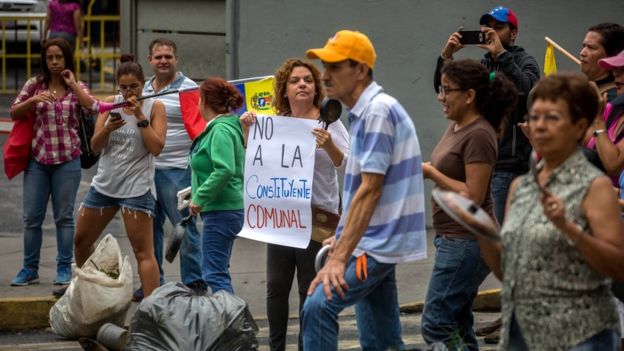 Opositores protestaron en rechazo a la convocatoria a la Asamblea Nacional Constituyente, que el presidente definió como