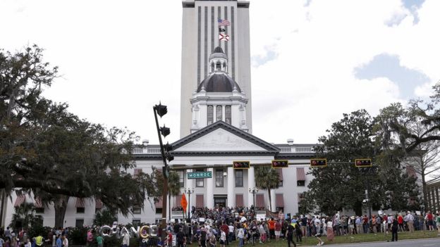 Los estudiantes de la escuela de Parkland reclaman un mayor control de las armas. Foto: GETTY IMAGES