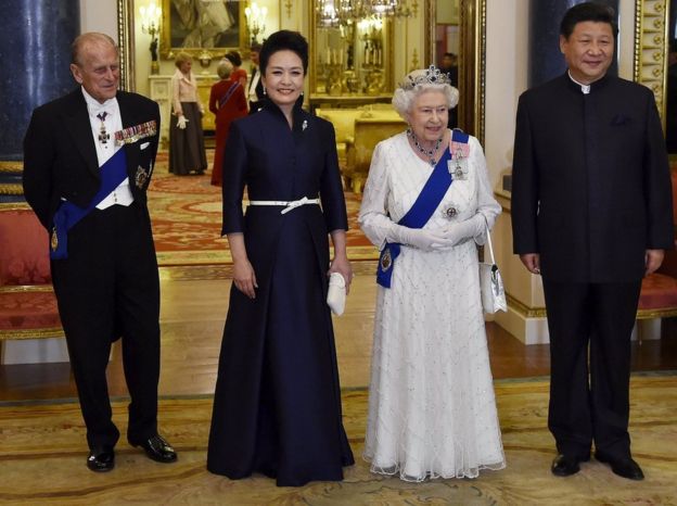 The Queen and Prince Philip alongside Chinese President Xi Jinping and his wife, Peng Liyuan,