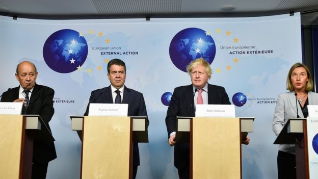از چپ به راست: وزیران خارجه فرانسه، آلمان، بریتانیا و مسئول سیاست خارجی اتحادیه اروپا
