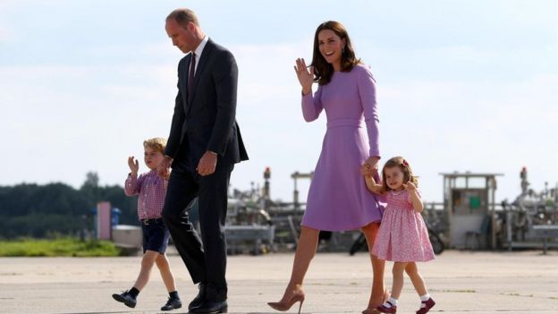 الأمير وليام وزوجته كيت ميدلتون وطفلاهما