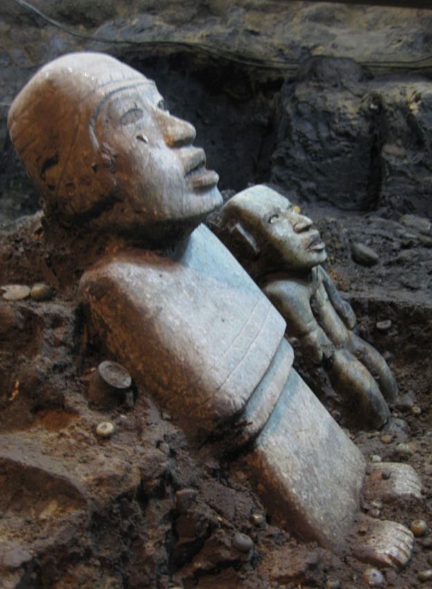 Estatua recuperada en Teotihuacán