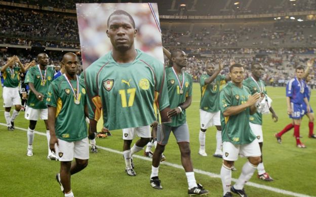 Jugadores de Camerún recuerdan a su compañero Marc Vivien Foe