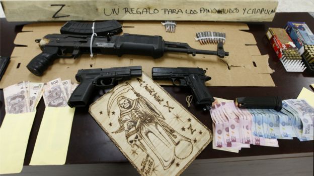 Elementos incautados a presuntos narcotraficantes (AFP)