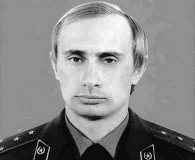 Владимир Путин в военной форме
