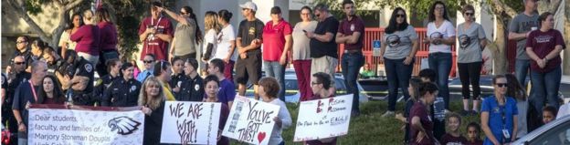 Grupos locales se han sumado a las protestas de la escuela de Parkland. Foto: EPA