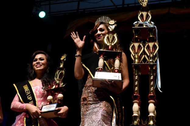 Reinado de mujeres trans en Indonesia