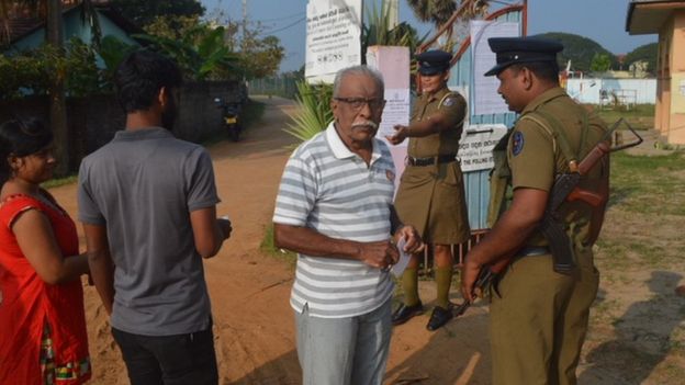 வாக்களிக்கும் பெரியோர்