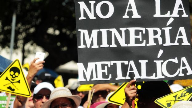 Manifestación contra la minería