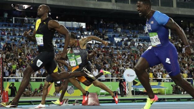 Usan Bolt (izquierda) y Justin Gatlin.