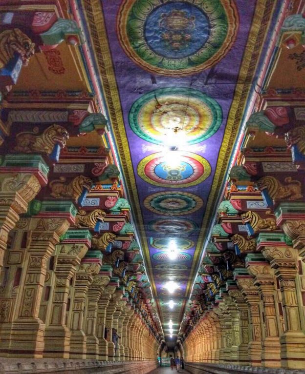 The "corridor of 1,000 pillars" at Sri Meenakshi Temple, Rameswaram