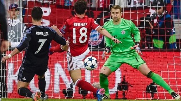 Mlinda mlango Manuel Neuer alifanya kazi ya ziada katika mchezo huo