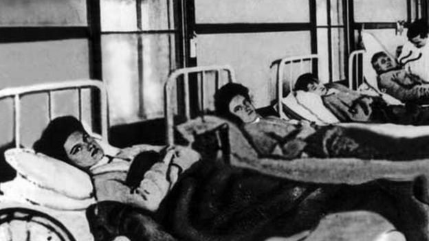 Mary Mallon en una cama de hospital.