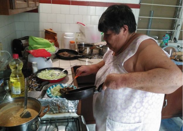 María, madre de Juan Pedro.