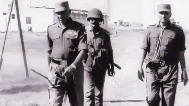 தனது படைப்பிரிவினருடன் ஜென்ரல் சகத் சிங்