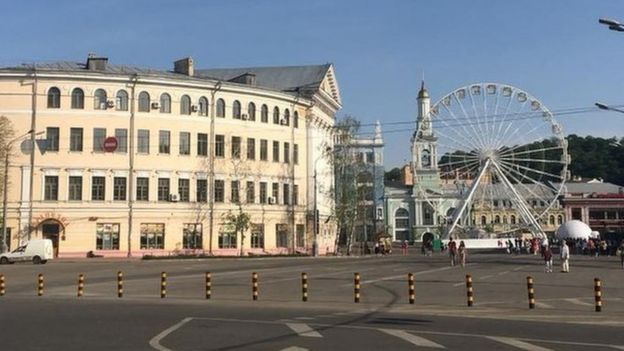 Kontraktova Square