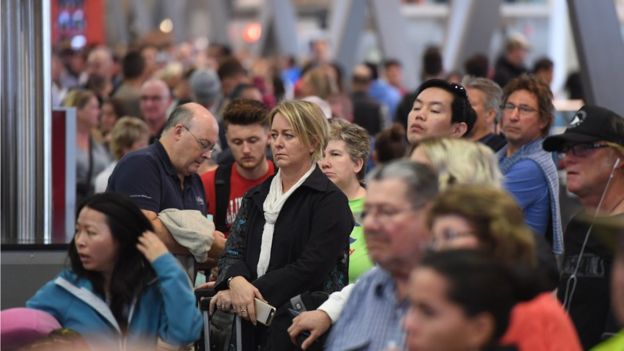 Crowds at Sydney Airport