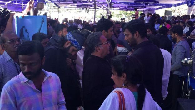 காவிரி மற்றும் ஸ்டெர்லைட் பிரச்சனைக்காக திரண்ட திரை உலகத்தினர்