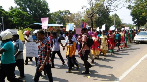 கிளிநொச்சி: முன்னாள் விடுதலை புலிகள் ஆர்ப்பாட்டம்