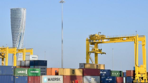 قطر گفته محموله‌های تجاری خود را از راه عمان جابجا می‌کند