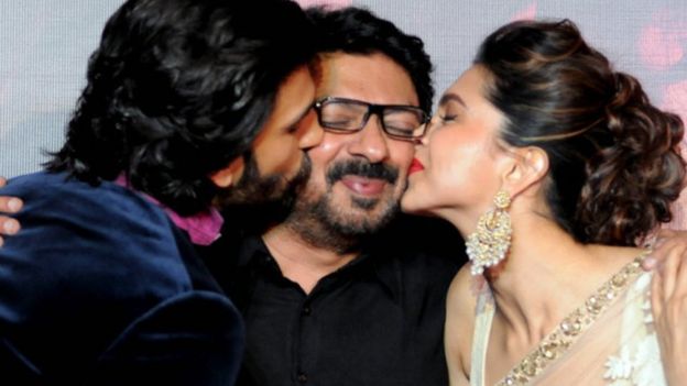 ரன்வீர் மற்றும் தீபிகா நடித்து சஞ்சய் லீலா பன்சாலி இயக்கிய