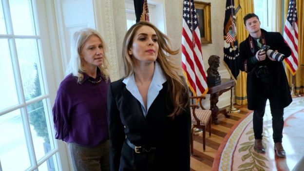 White House communications director Hope Hicks (C) in the Oval Office on 9 February 2018