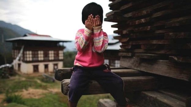 கண்மூடிய குழந்தை