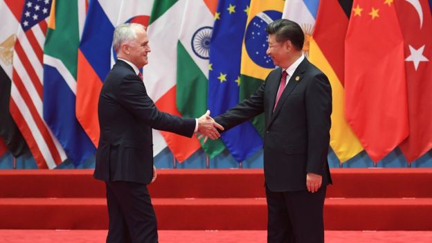 澳大利亚总理马尔科姆·特恩布尔（左）与中国国家主席习近平