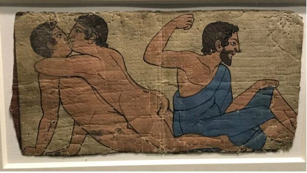 Homens se beijam em pintura de tumba no Museu Britânico